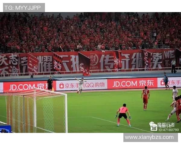 上港与权健激情对决海报揭示赛场火热氛围与球队斗志 上港与权健激情对决海报揭示赛场火热氛围与球队斗志